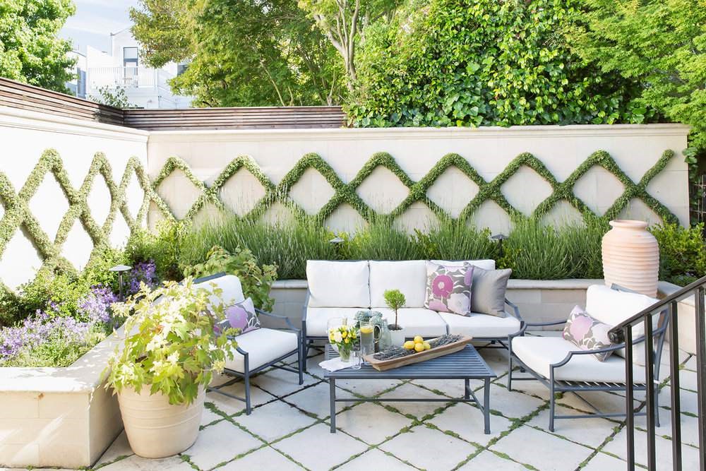 10 News Ways to Decorate your Outdoor Walls
