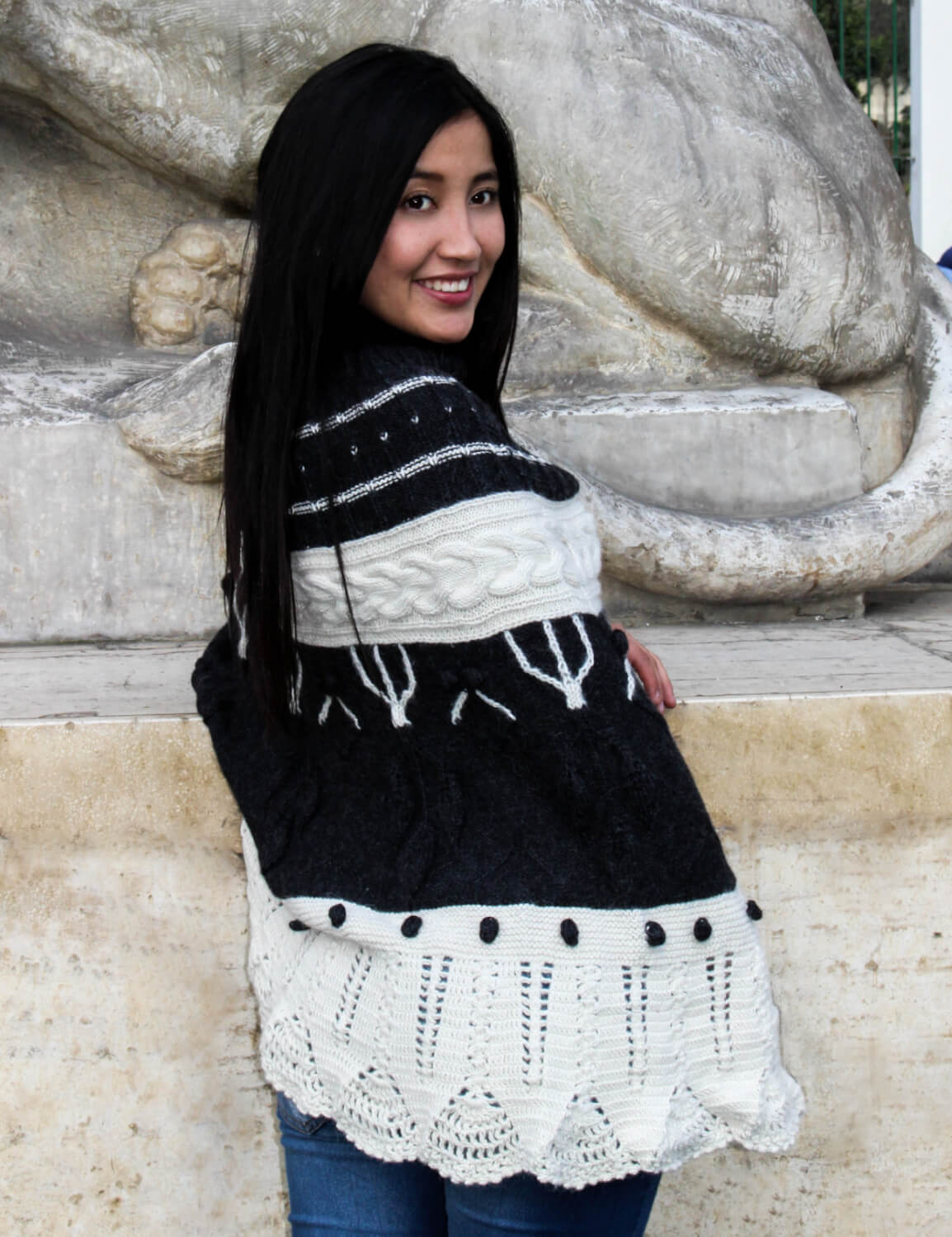 Peruvian black and white poncho for women with a beautiful fashion design.Can buy online.