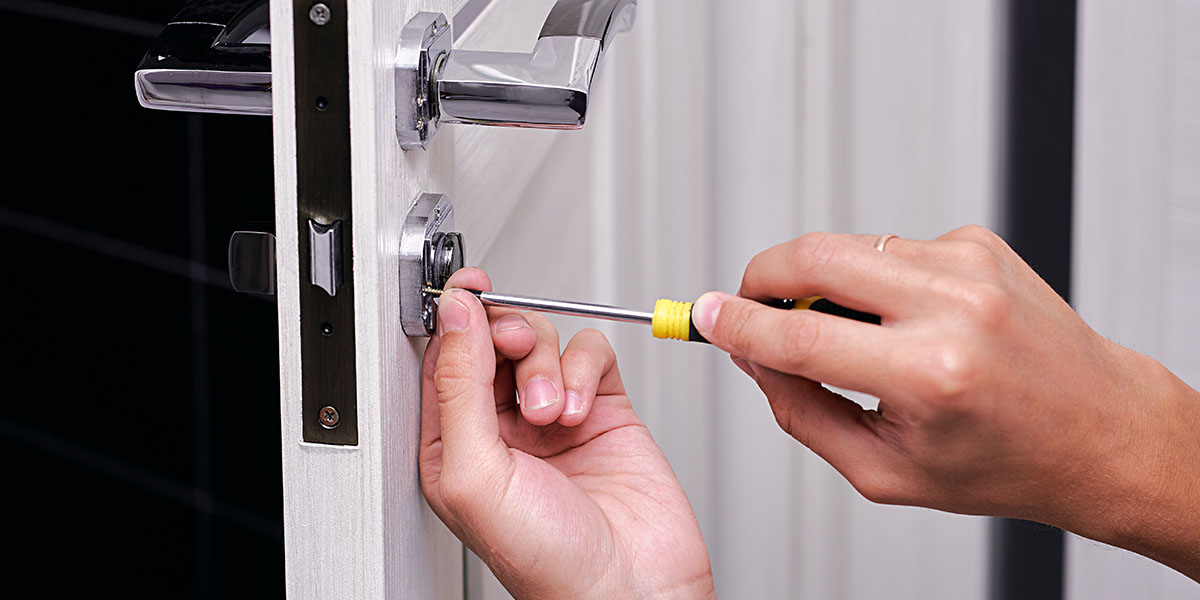 Fed Up with Door Locks Problems? Locksmith Service Is Here to Help You