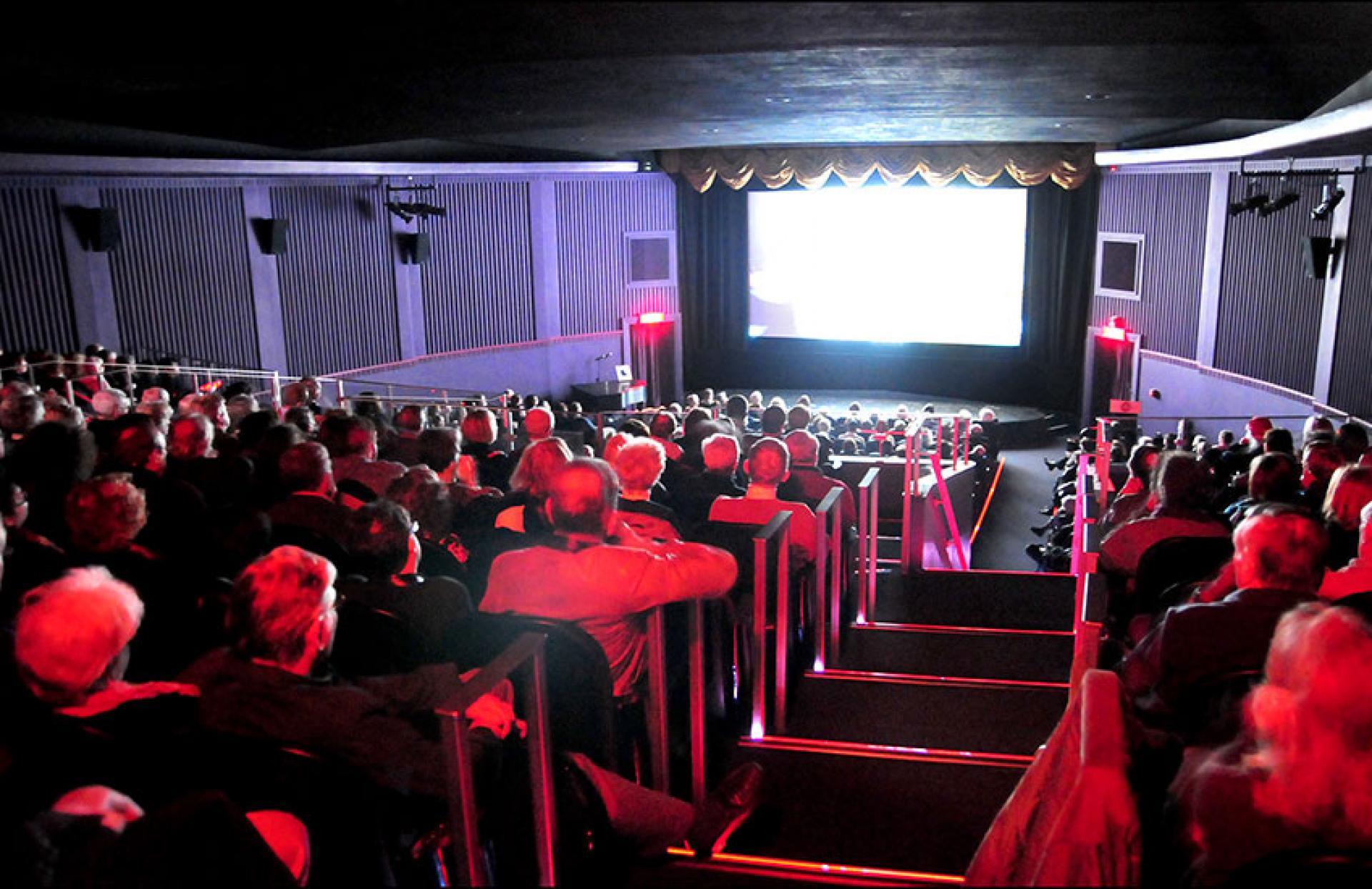 How To Create A Good Experience of Audience In Auditoriums