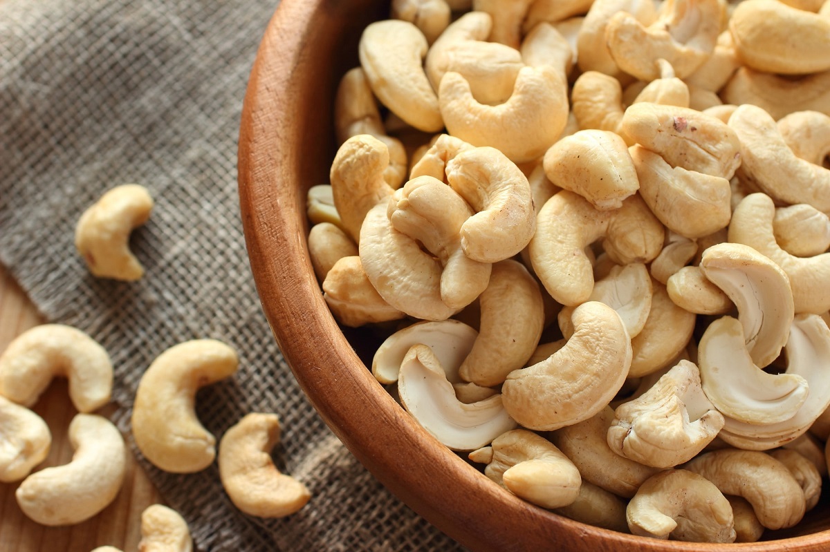 11 Best Health Benefits of Cashew Nuts