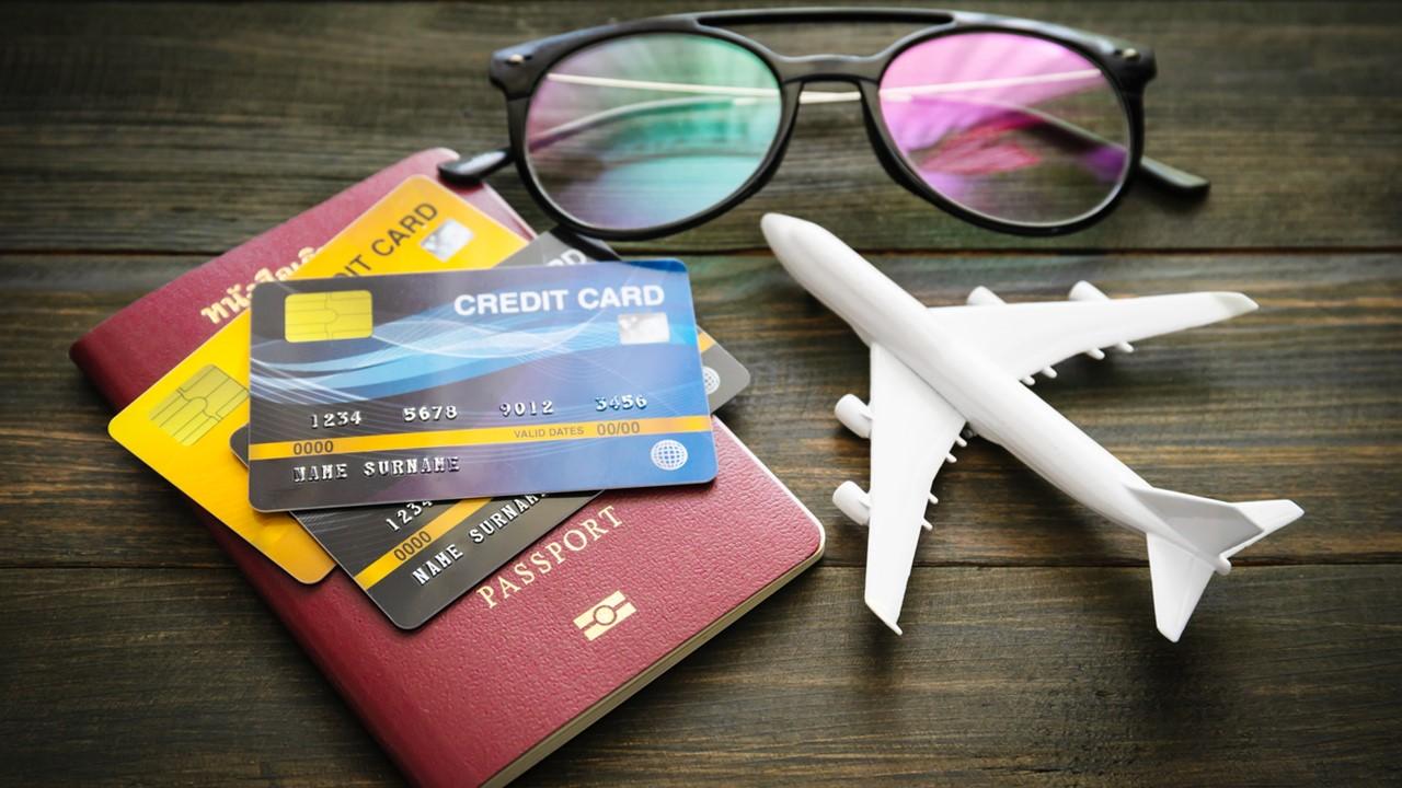 Do You Travel Regularly? Compare Between the Best Credit Cards in India
