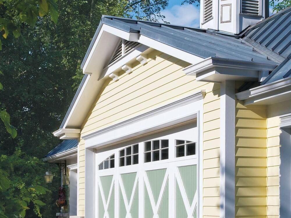 7 Warning Signs That You Need to Replace Your Garage Doors