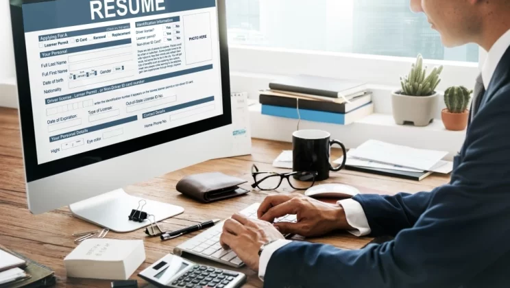 Land Well-Paid Job Offers With Well-Written & Strong Resumes